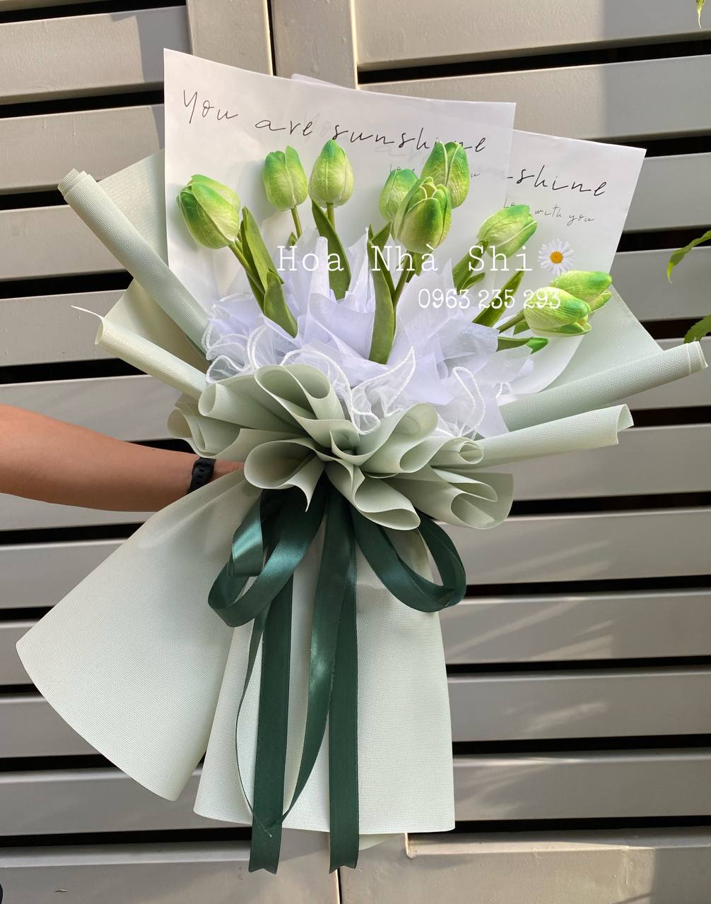 bó hoa tulip xanh lá