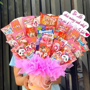 hop hoa banh keo sinh nhat tone hong 163