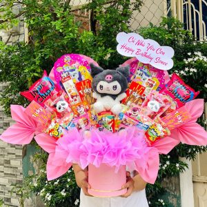 bo hoa banh keo sinh nhat mix kuromi tone hong 228