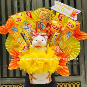 hoanhashi.com bo hoa banh keo sinh nhat mau vang 267