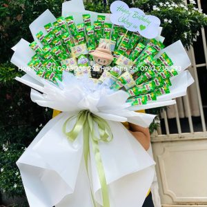 hoanhashi.com bo hoa banh keo sinh nhat mix labubu mau xanh 263